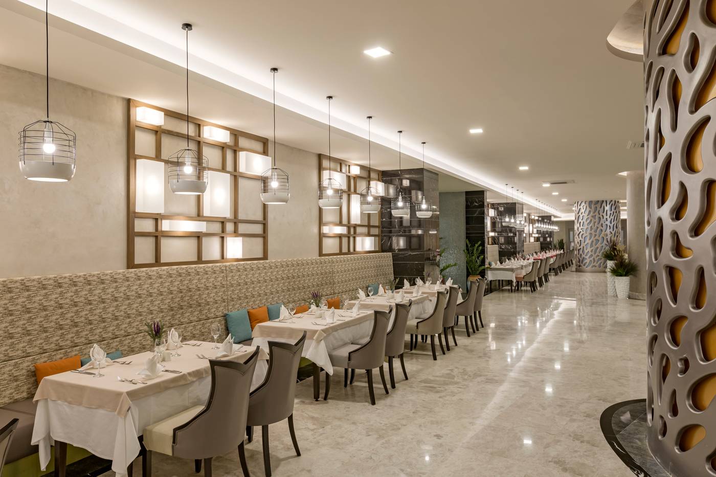 Royal-Seginus-Restaurant-59