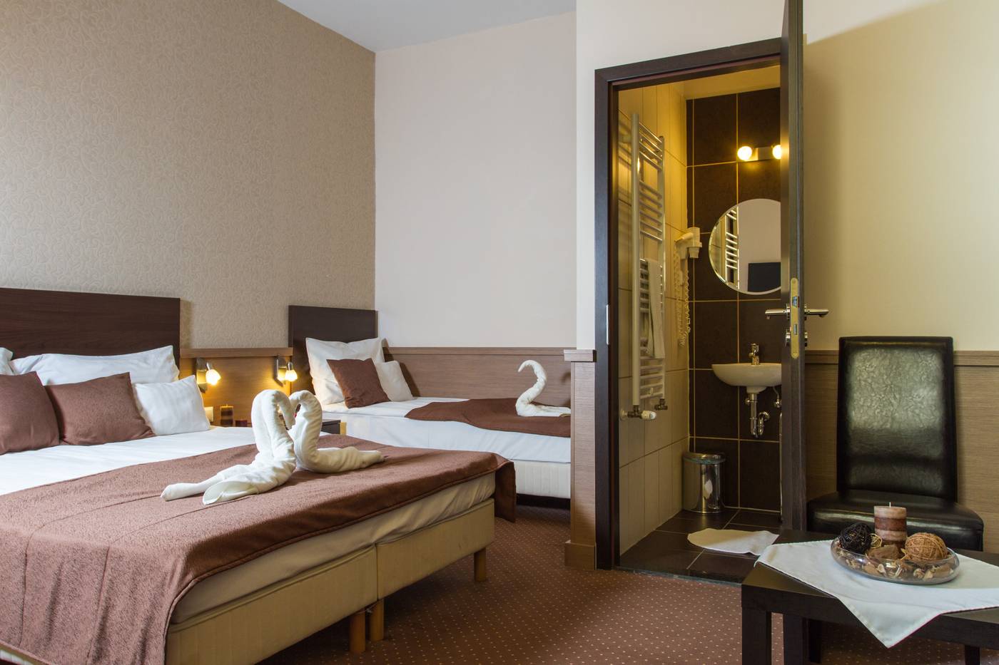 Central-Hotel-21-Room-5