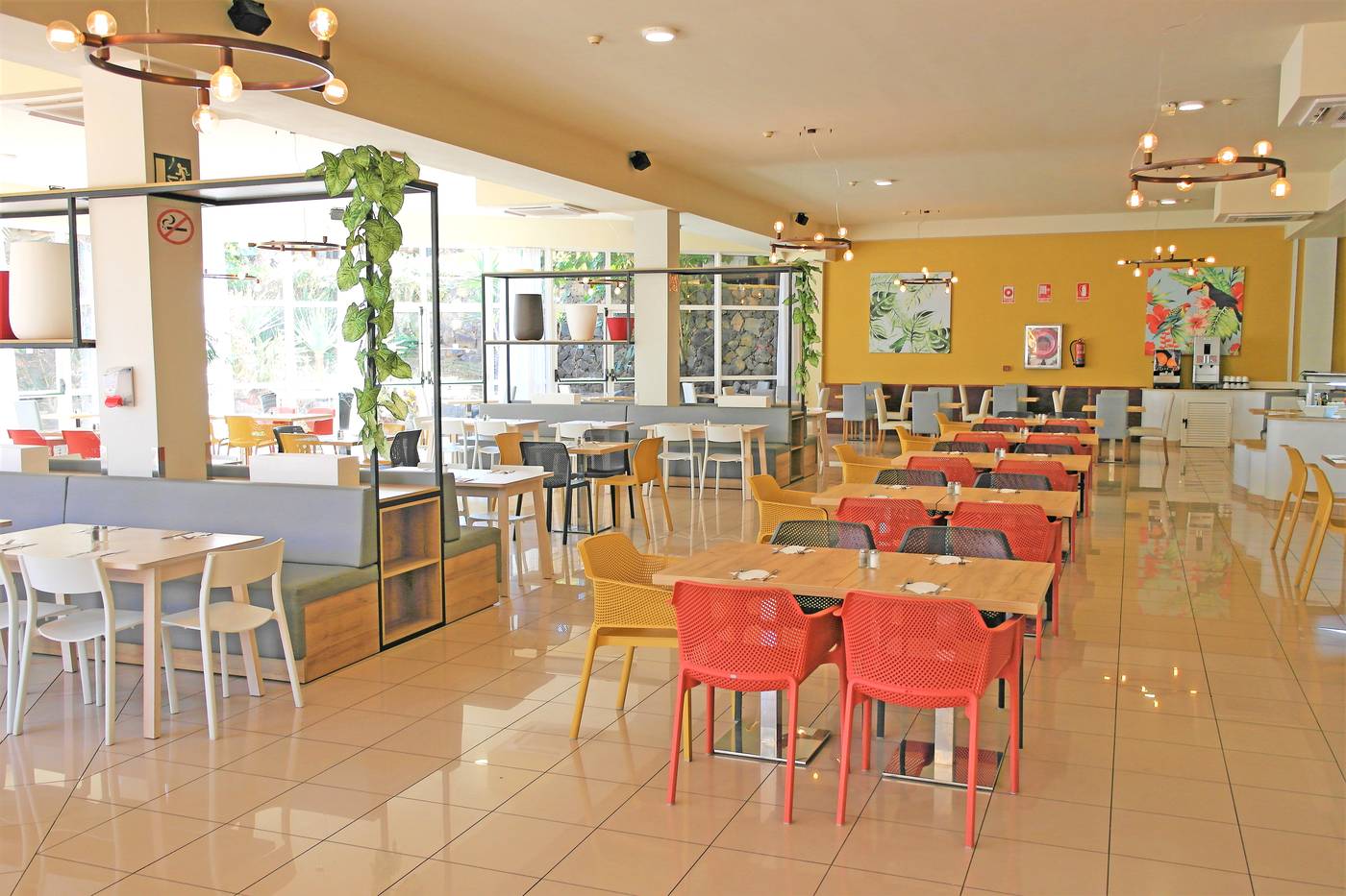 Oasis-Papagayo-Sport---Family-Restaurant-50