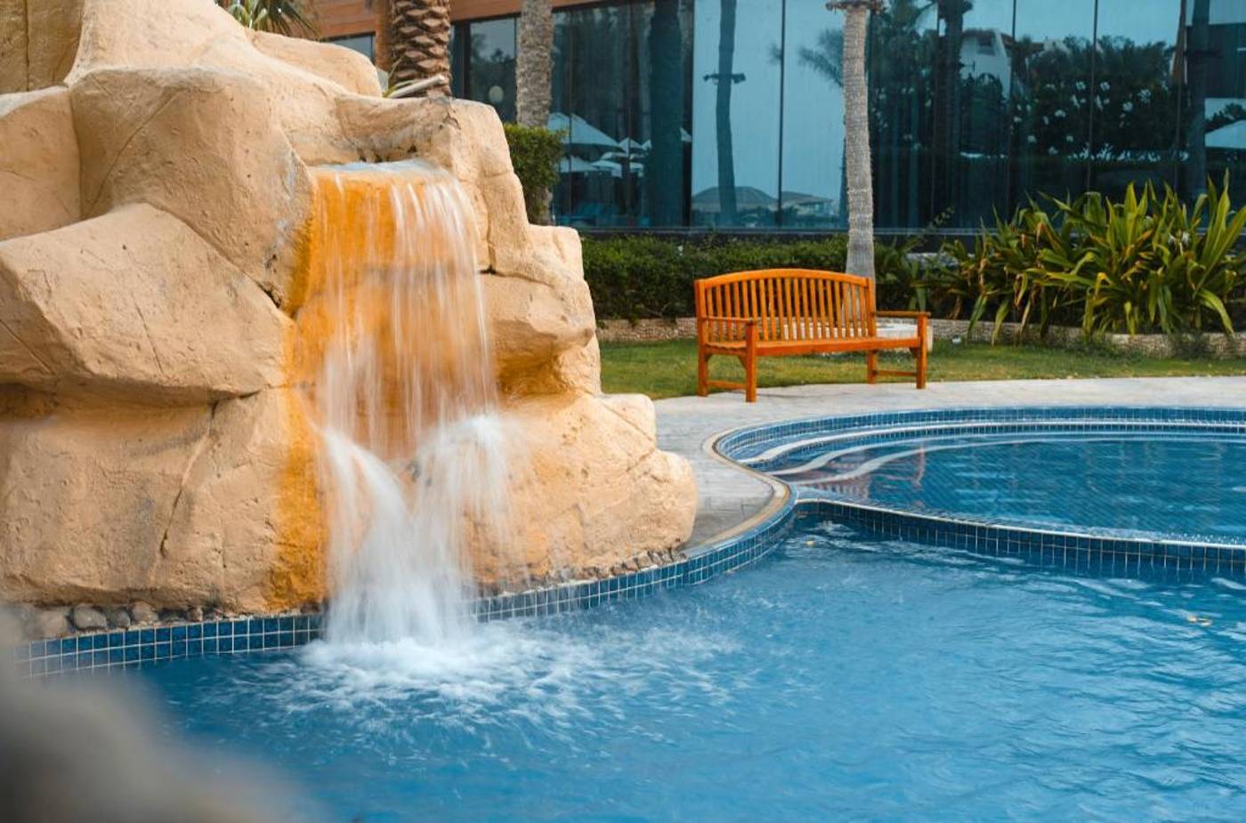 Dubai-Marine-Beach-Resort-and-Spa-Pool-5
