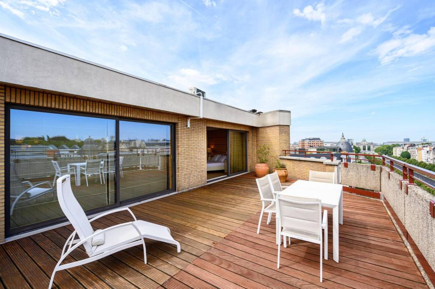 B-Aparthotel-Montgomery-Terrace-22