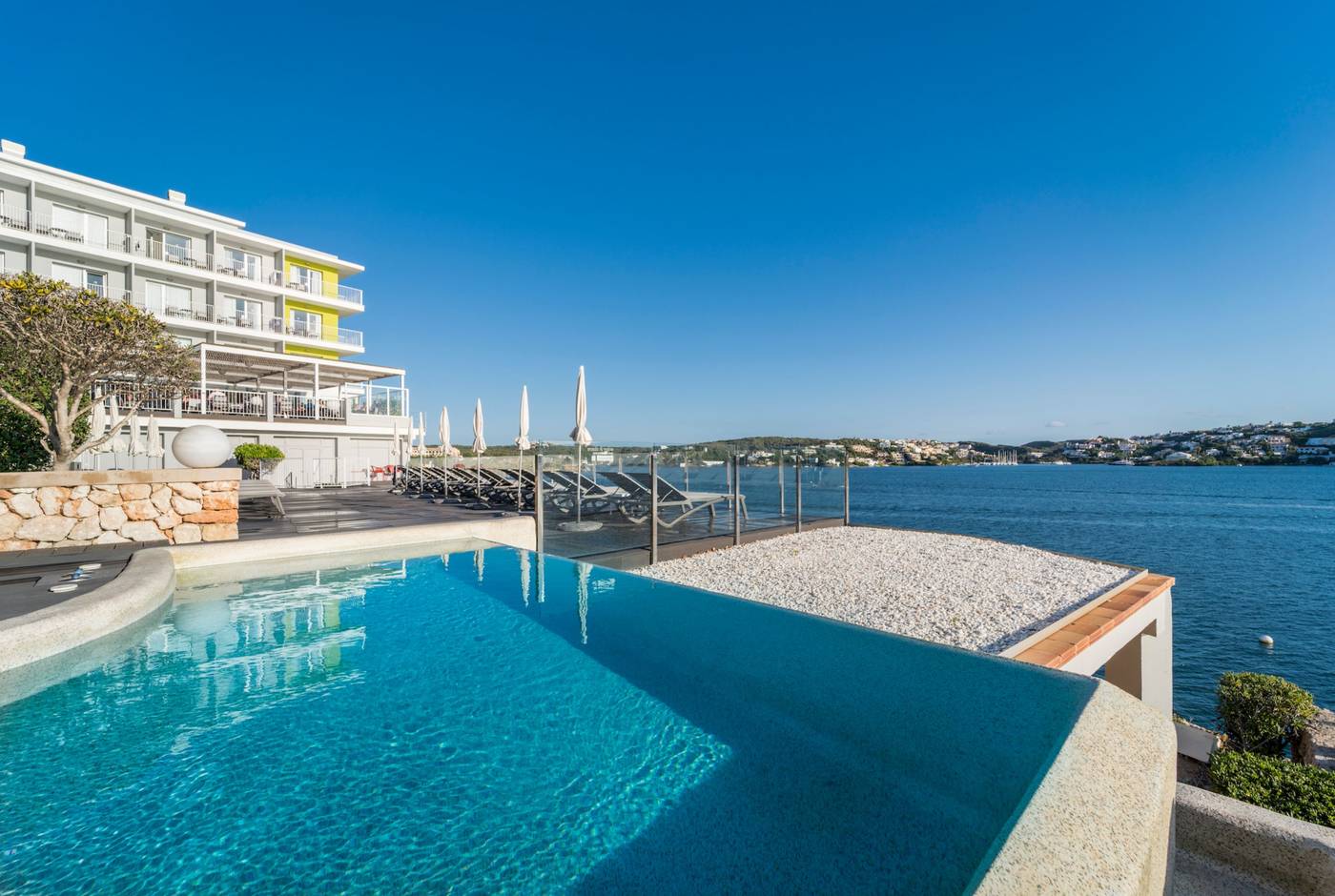 Artiem-Carlos-III-Pool-2