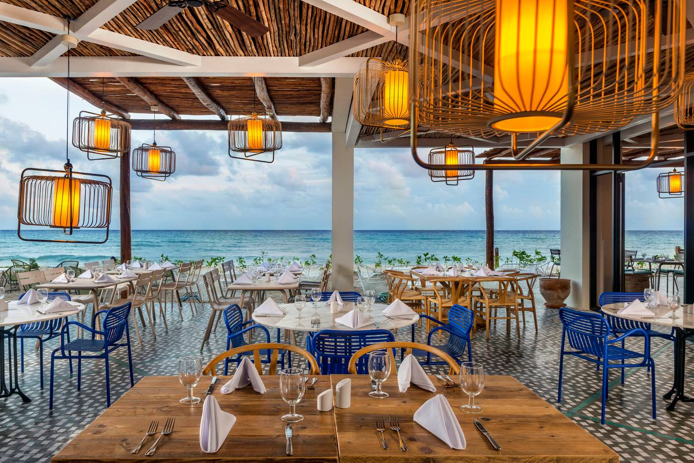 Ocean-Riviera-Paradise-El-Beso---Adults-Only-Restaurant-52