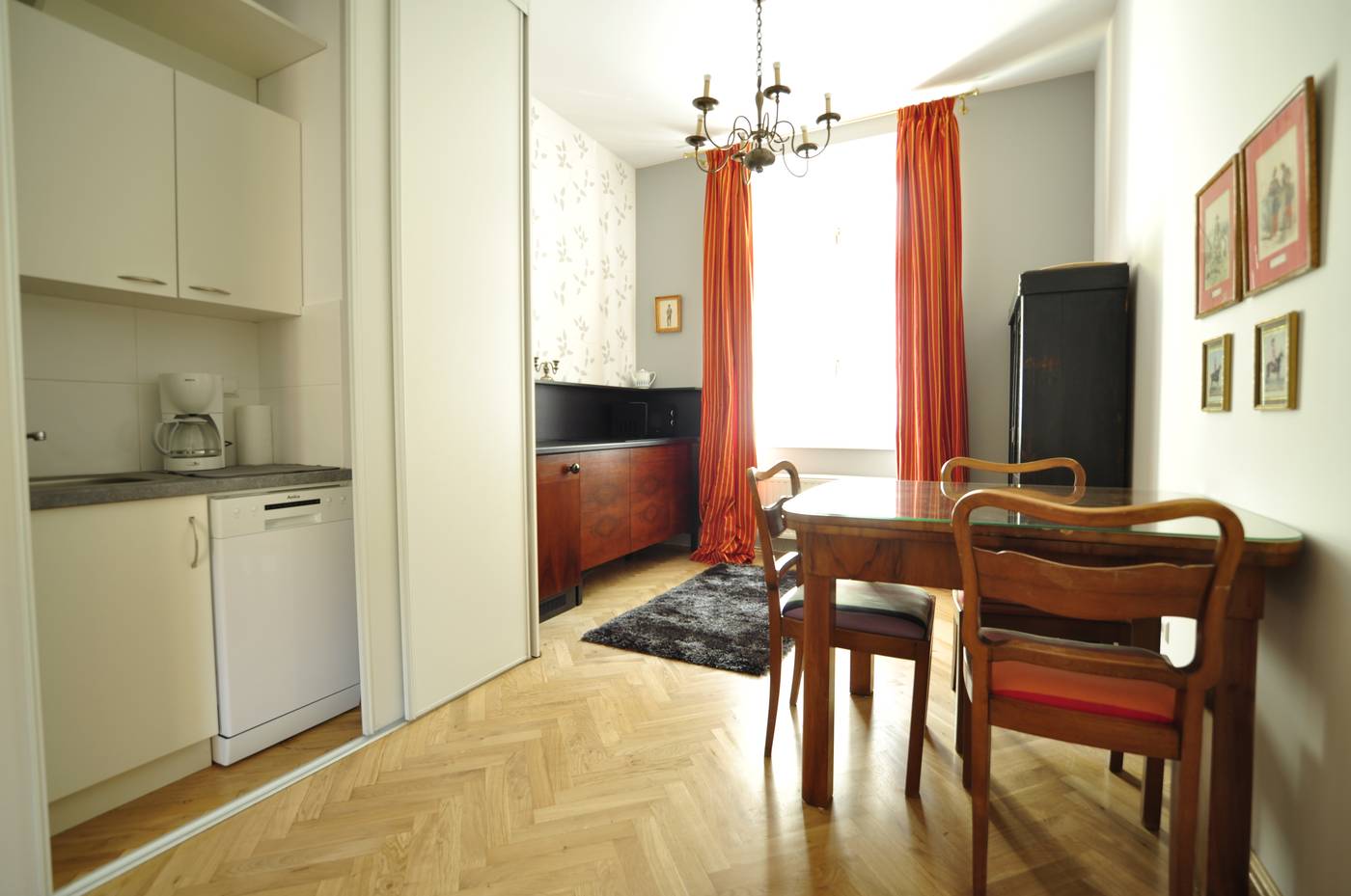 Crystal-Suites-Old-Town-Room-12