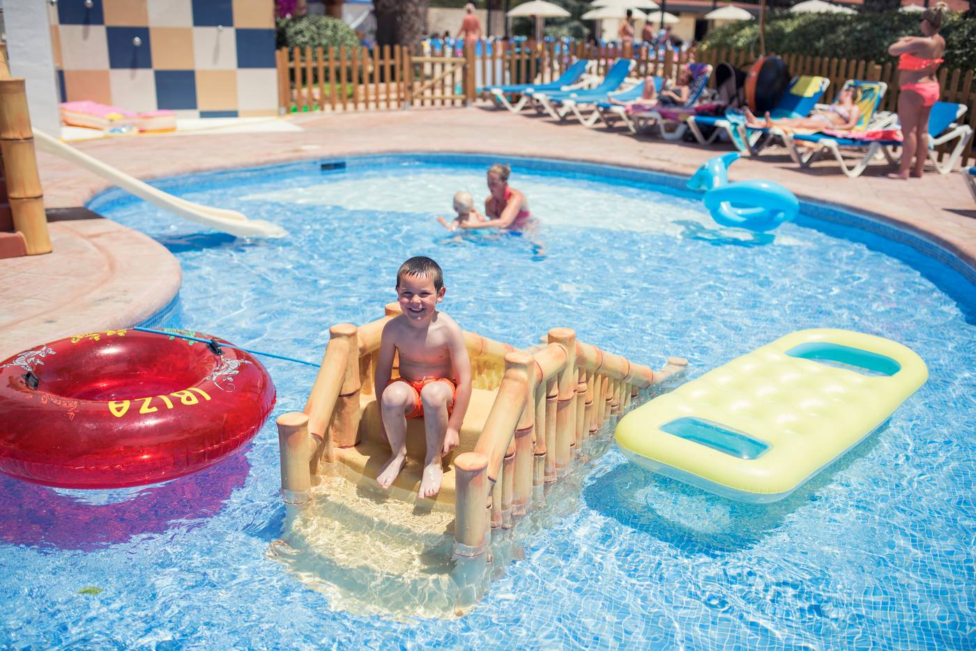 Azuline-Hotel-Bergantin-Pool-9