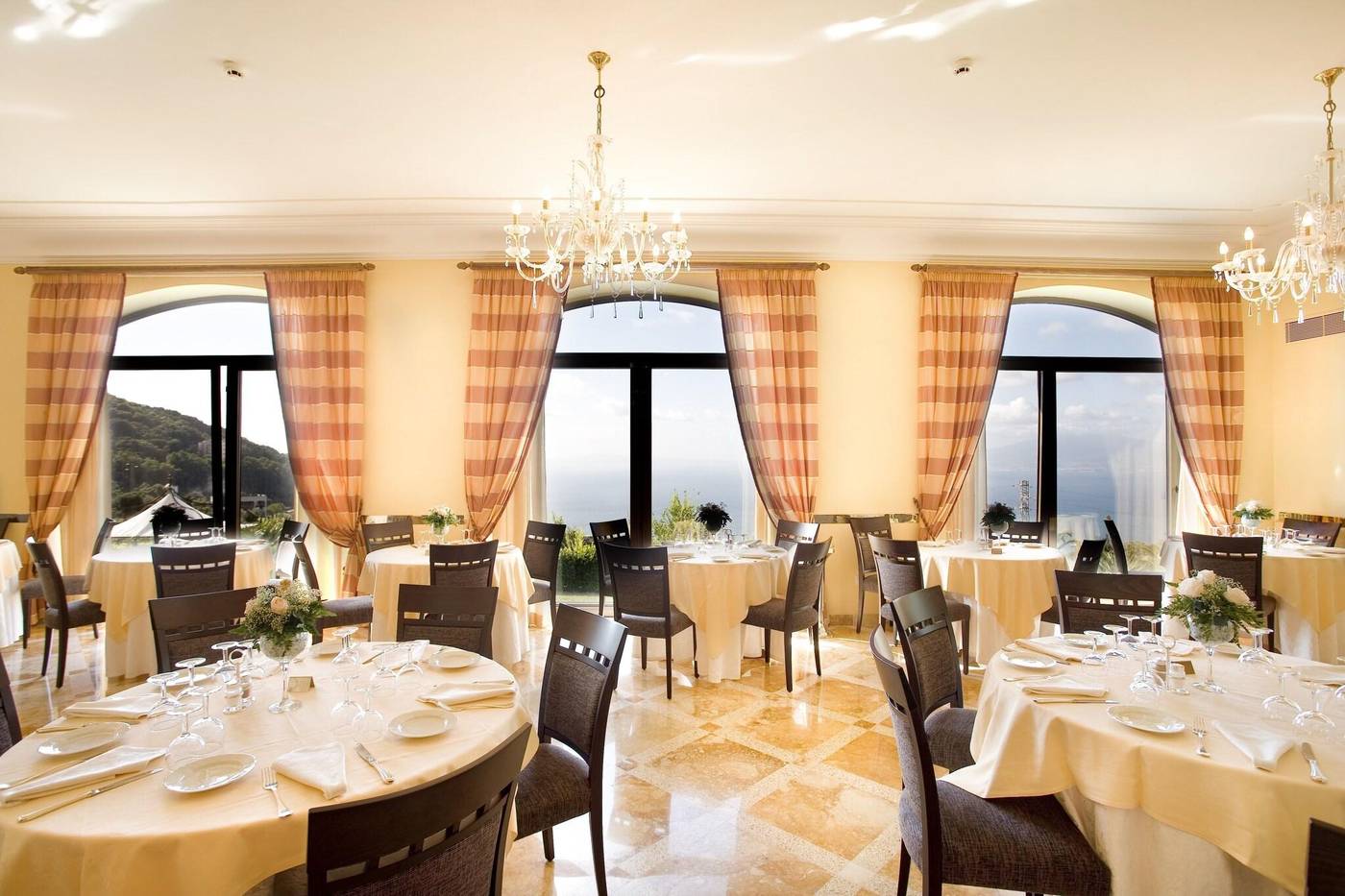 Grand-Hotel-Due-Golfi-Restaurant-35