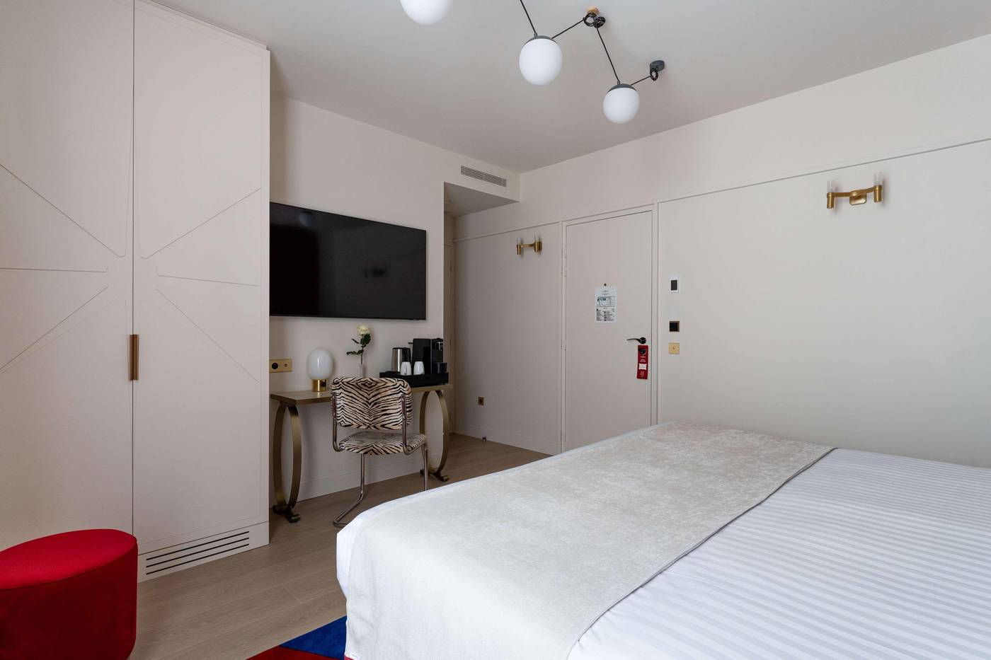 Astra-Opera-Astotel-Room-24