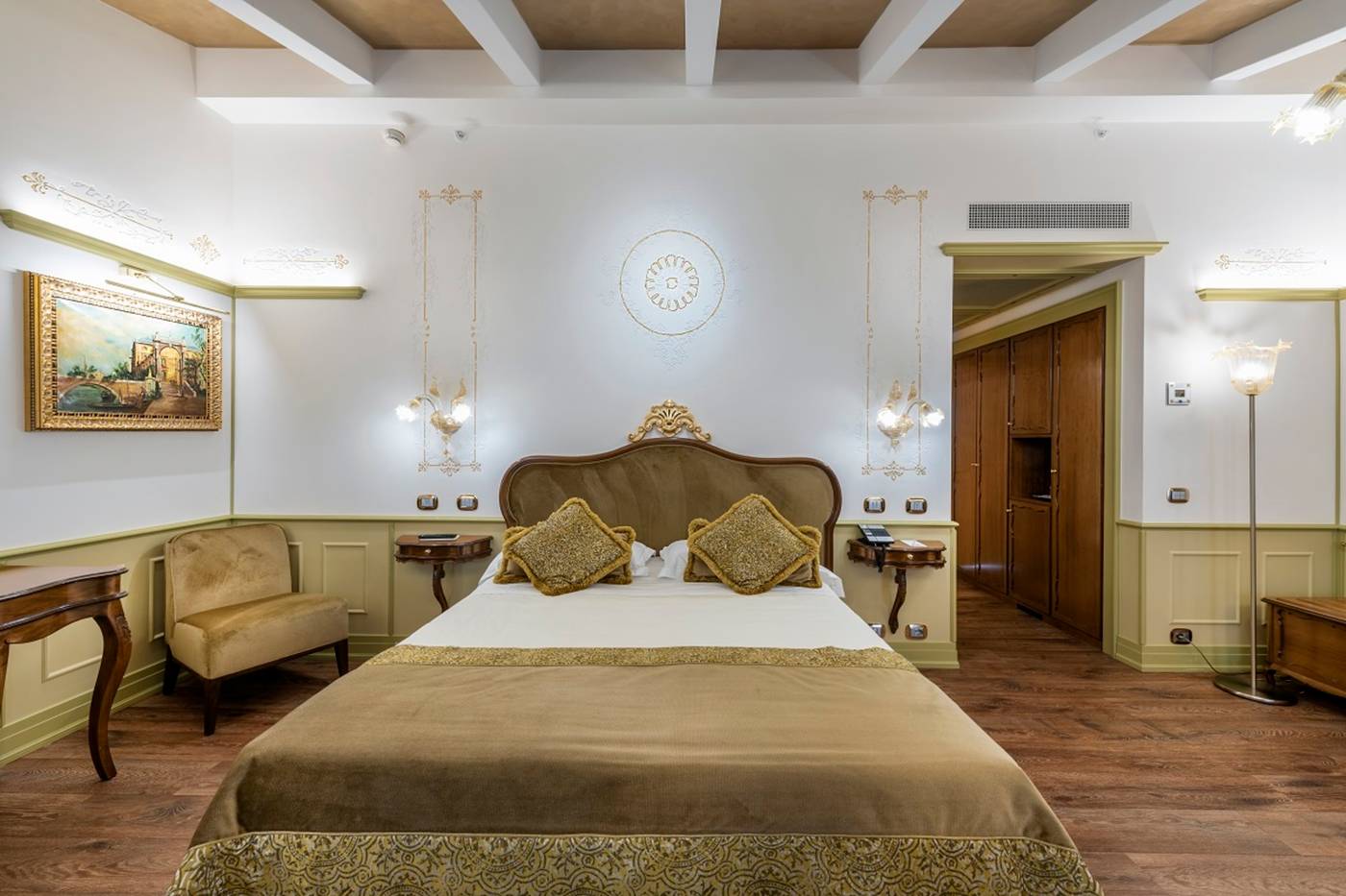 Monaco-and-Grand-Canal-Room-23