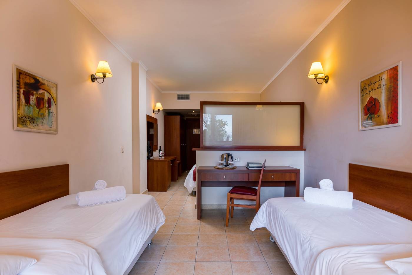 Ariti-Grand-Hotel-Room-34