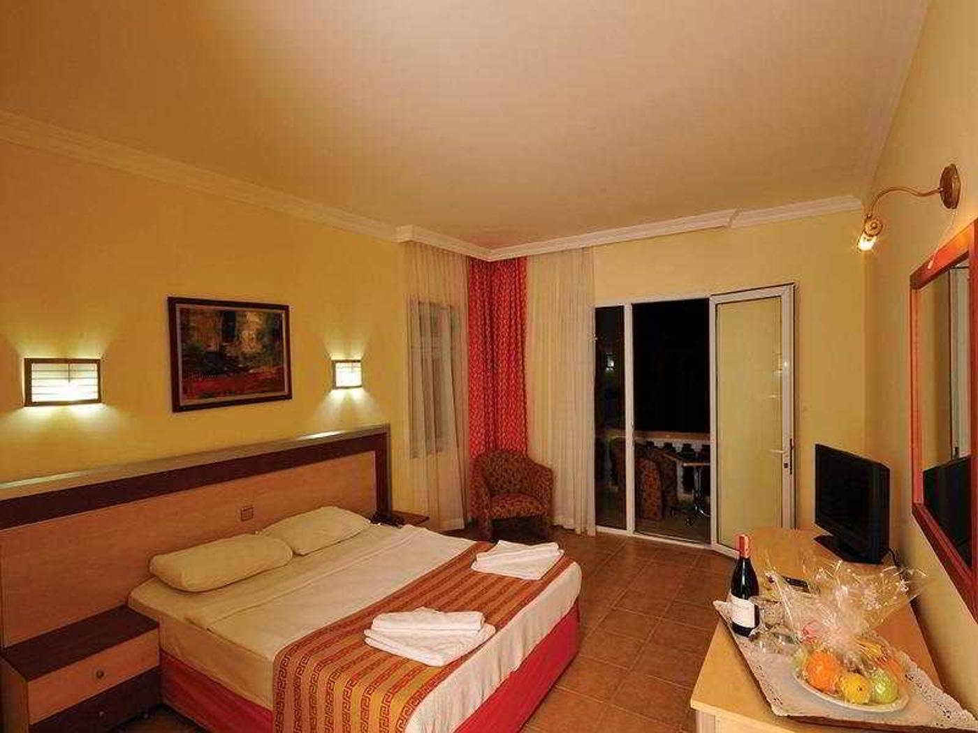 Palm-Garden-Room-10