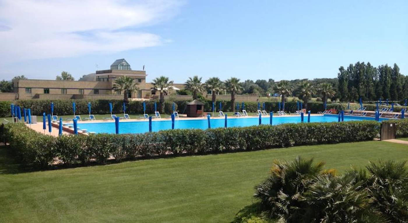 Cosmopolitan Golf & Beach Resort