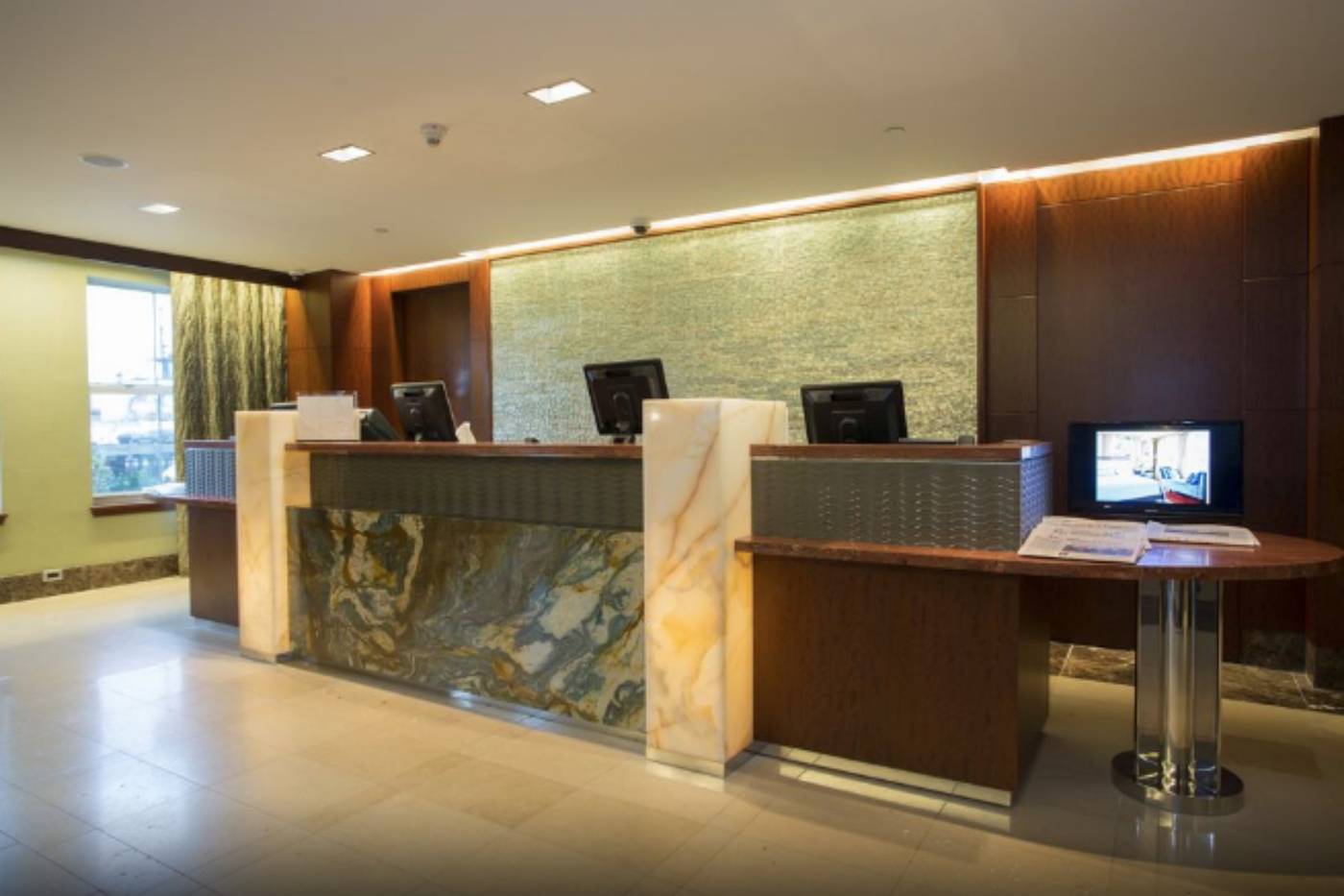 Battery-Wharf-Hotel--Boston-Waterfront-Lobby-15