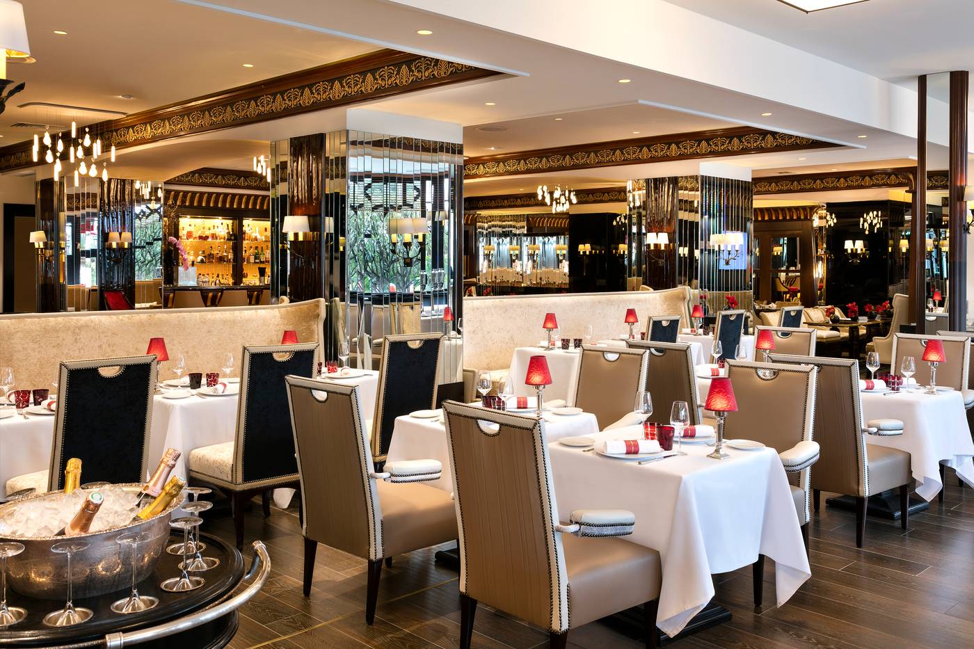 H----tel-Barri----re-Le-Majestic-Cannes-Restaurant-62