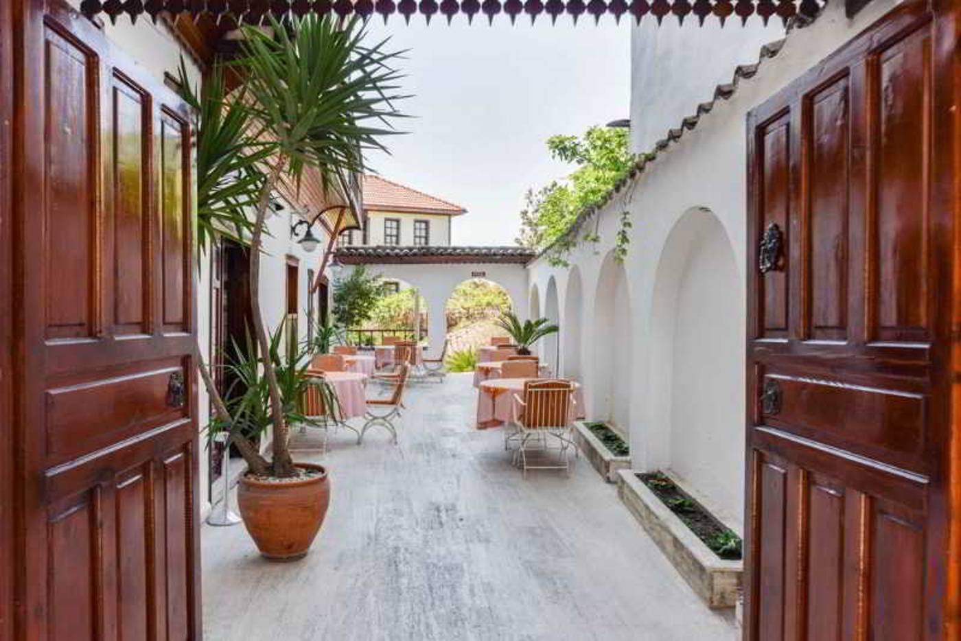 Argos-Hotel-Terrace-7