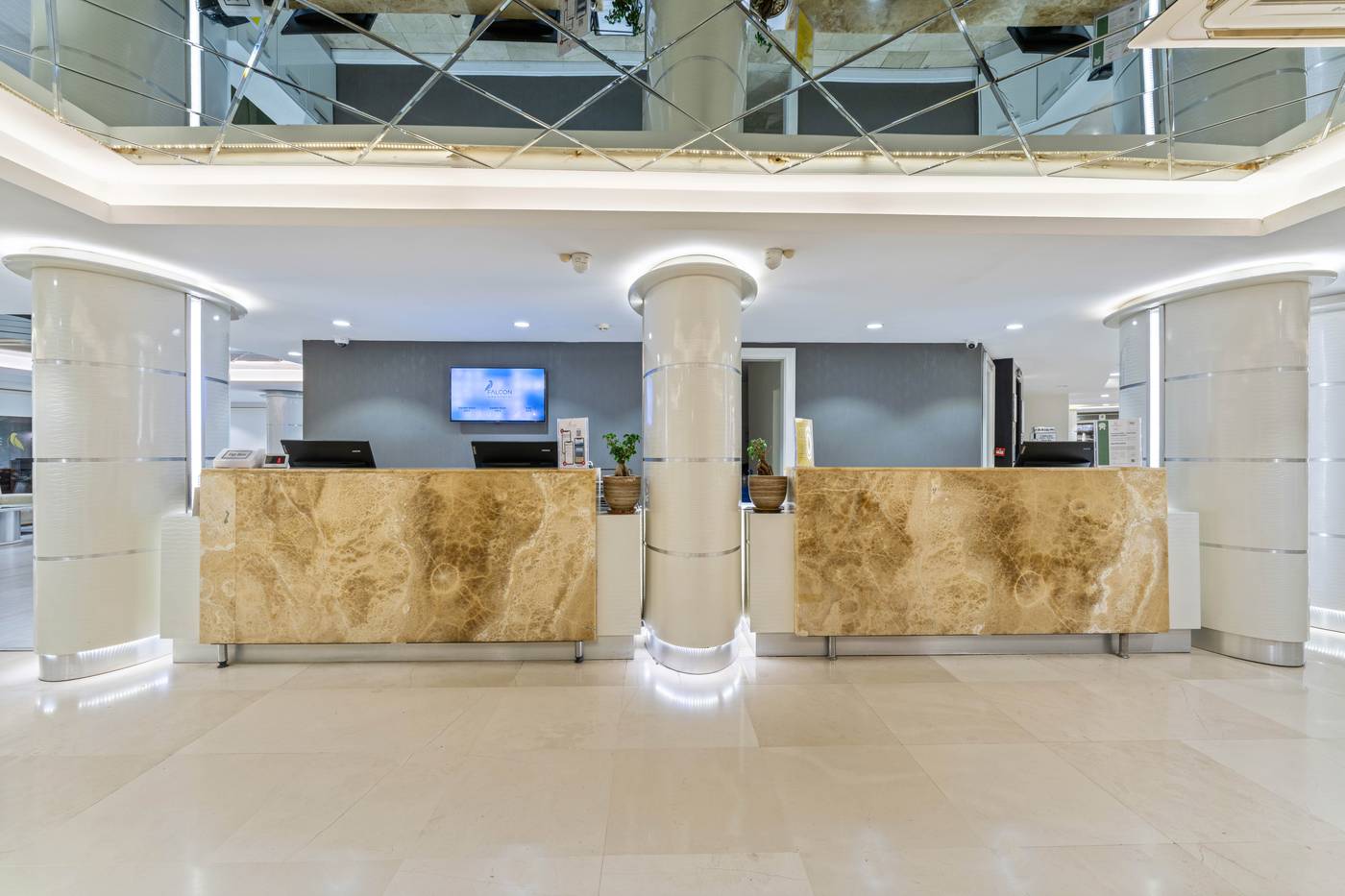 Falcon-Hotel-Lobby-31