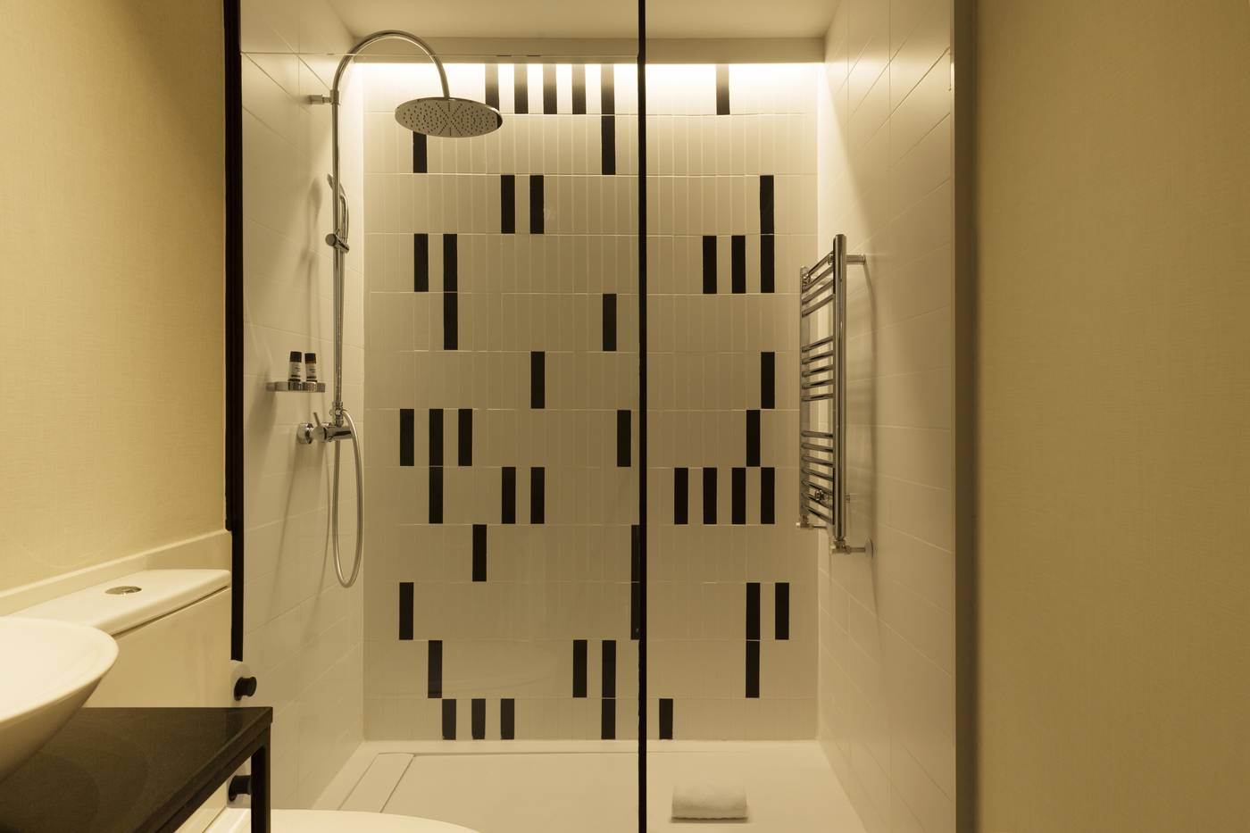 ICON-Embassy-Room-30