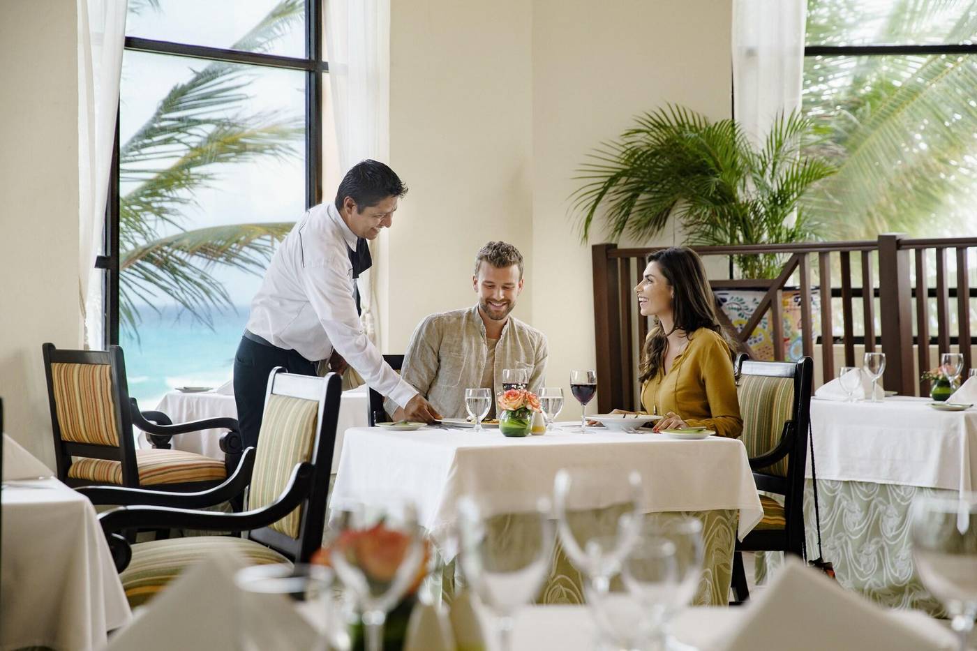 Royal-Hideaway-Playacar-All-Inclusive-Restaurant-49