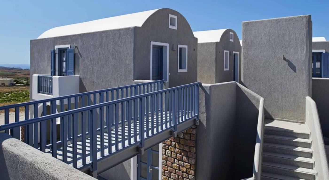 Acroterra Rosa Luxury Suites in Santorini, Greece