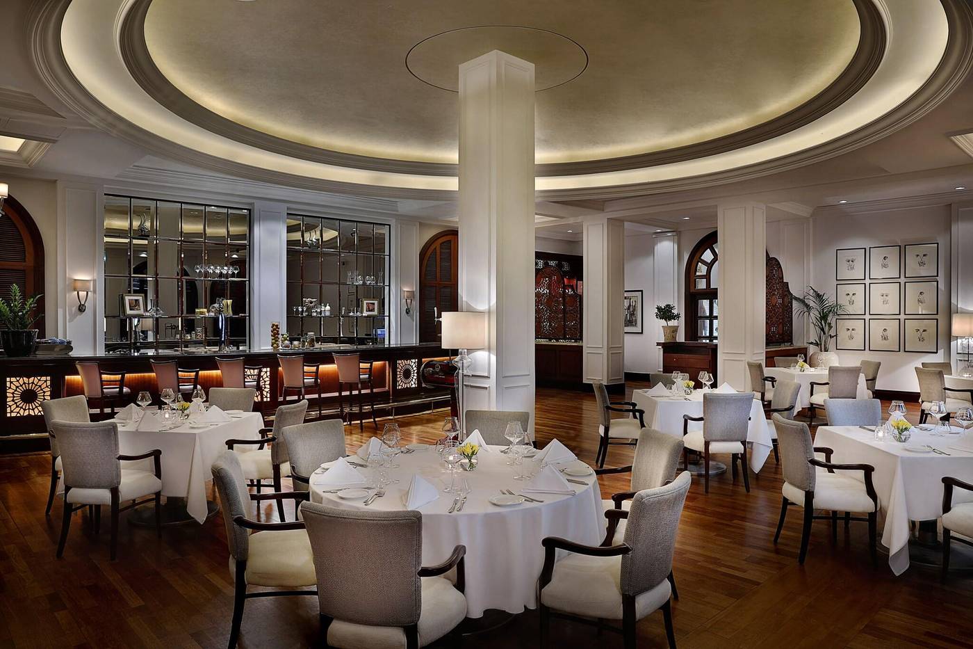 The-Ritz-Carlton--Dubai-Restaurant-58