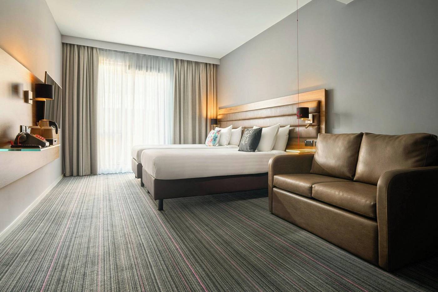 Moxy-Dublin-City-Room-26