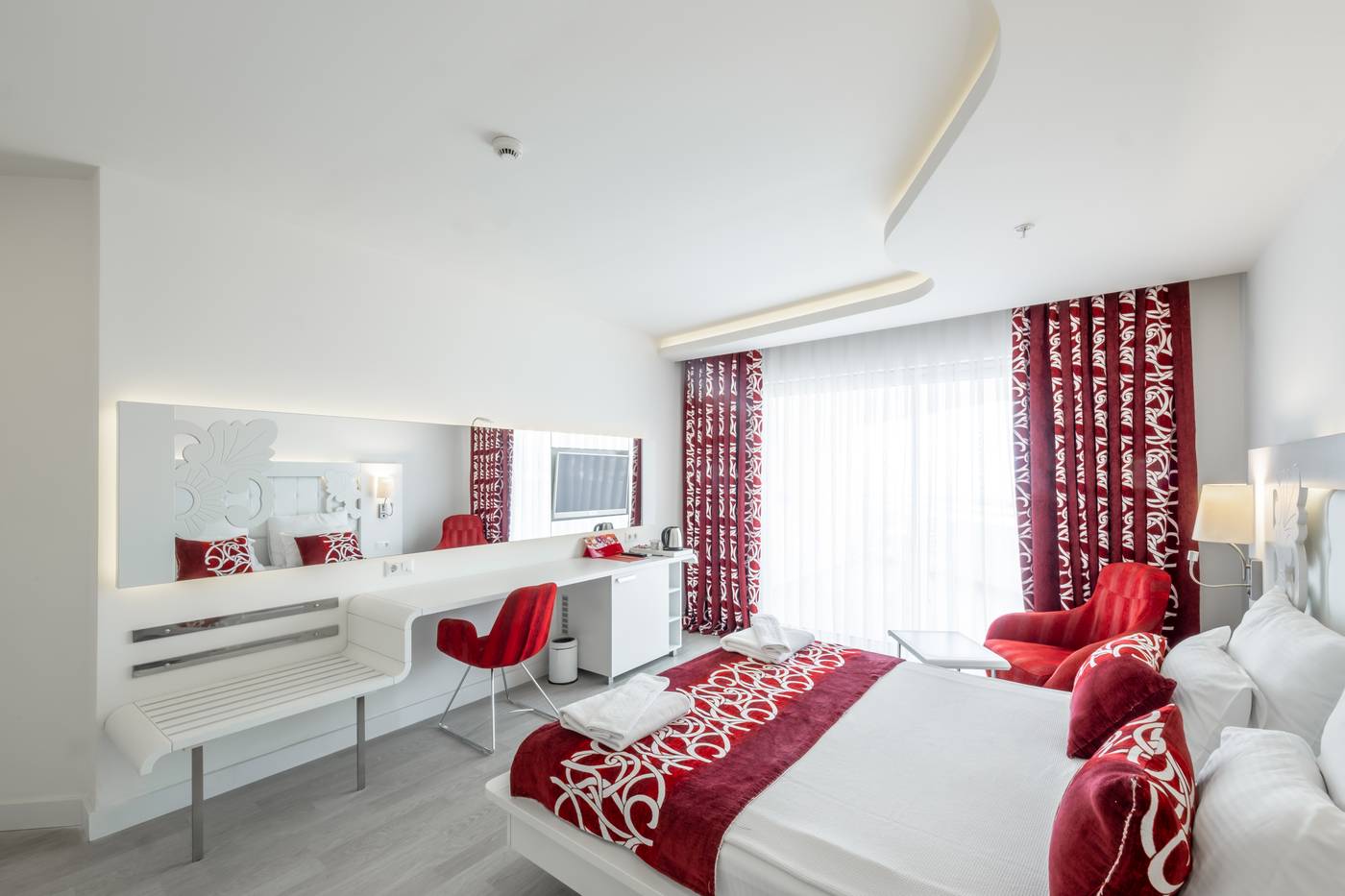 Laguna-Beach-Alya-Resort---Spa-Hotel-Room-10