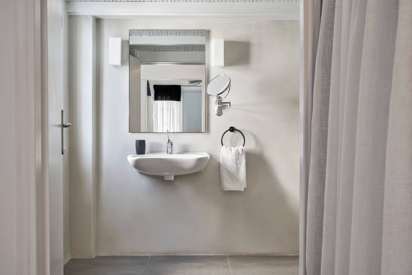 Mr-and-Mrs-White-Oia-Santorini-Room-24