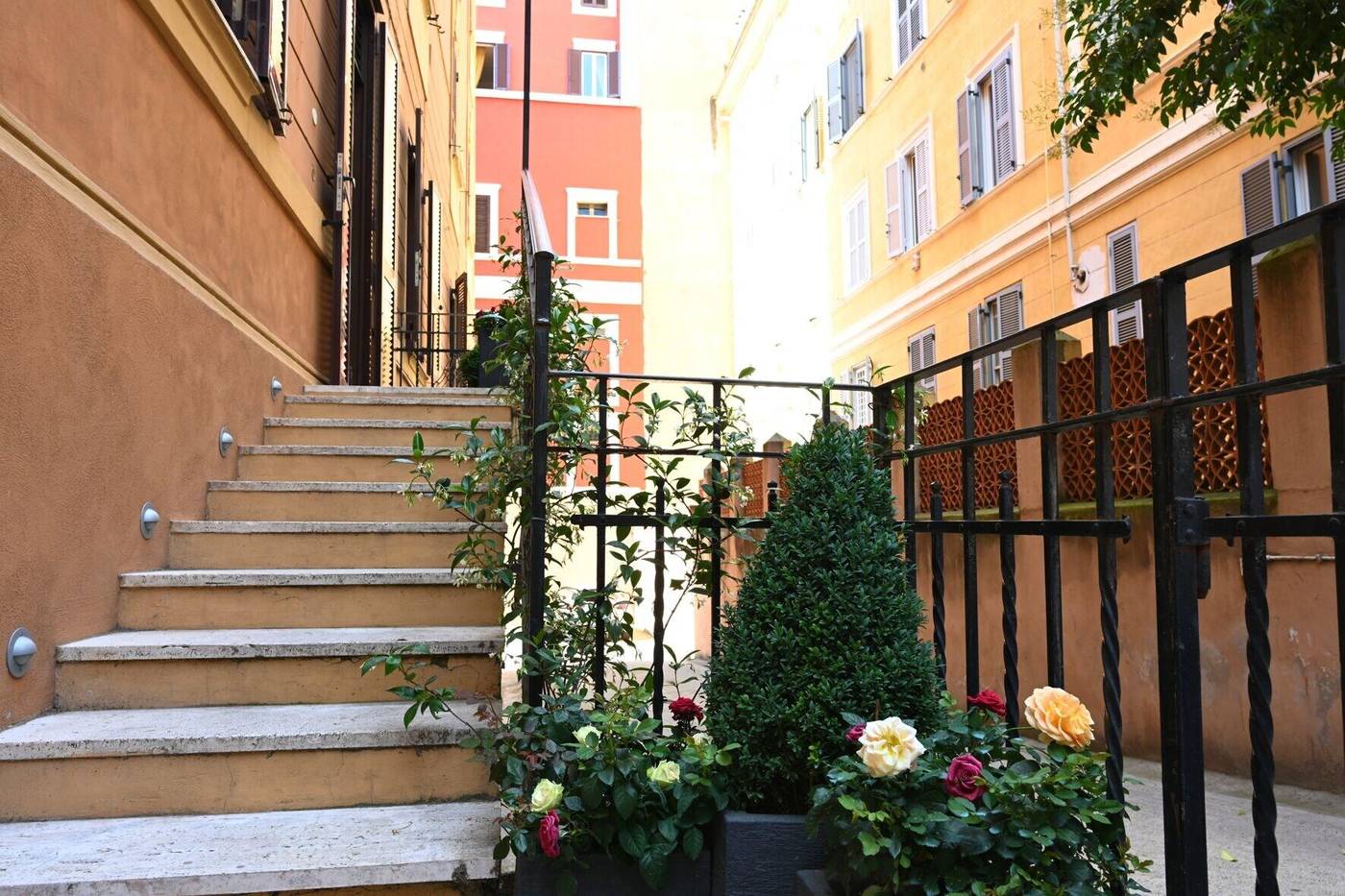 Charming Roma-Italy-ROME-General view-2