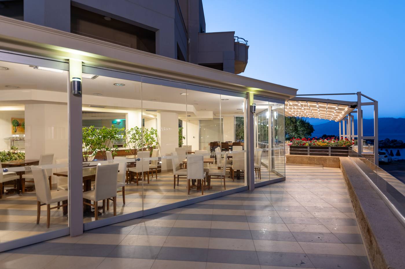 Molos-Bay-Restaurant-13