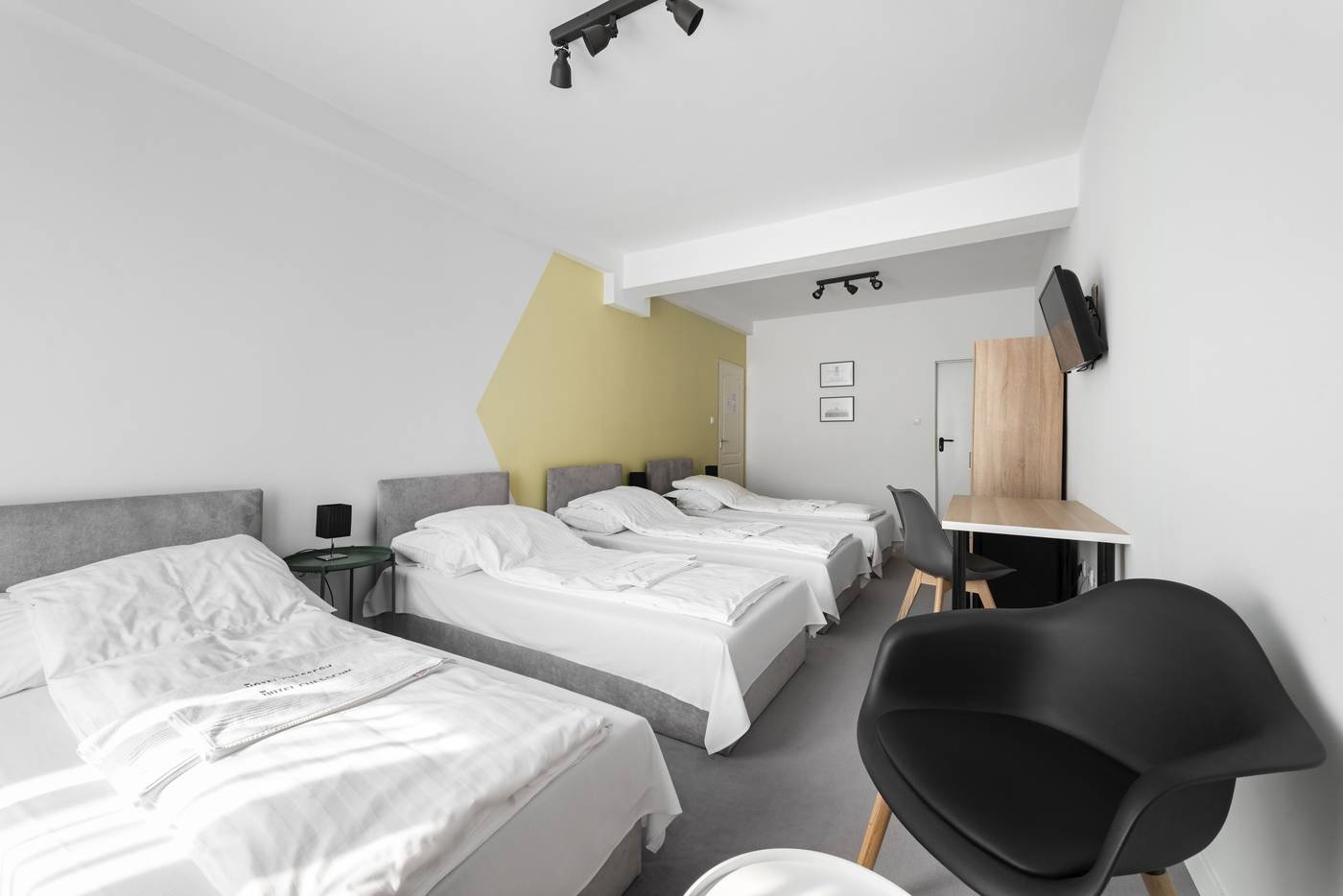 Hotel-Chesscom-Room-16