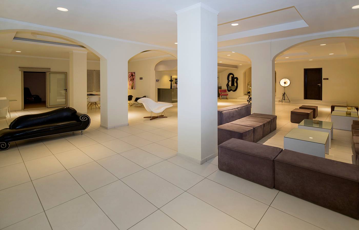 Golden-Beach-Lobby-29