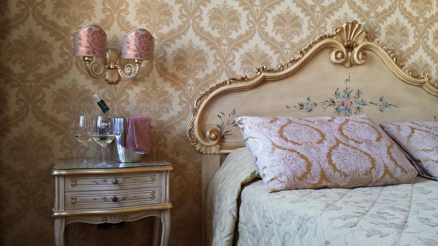 Carlton-on-the-Grand-Canal-Room-5