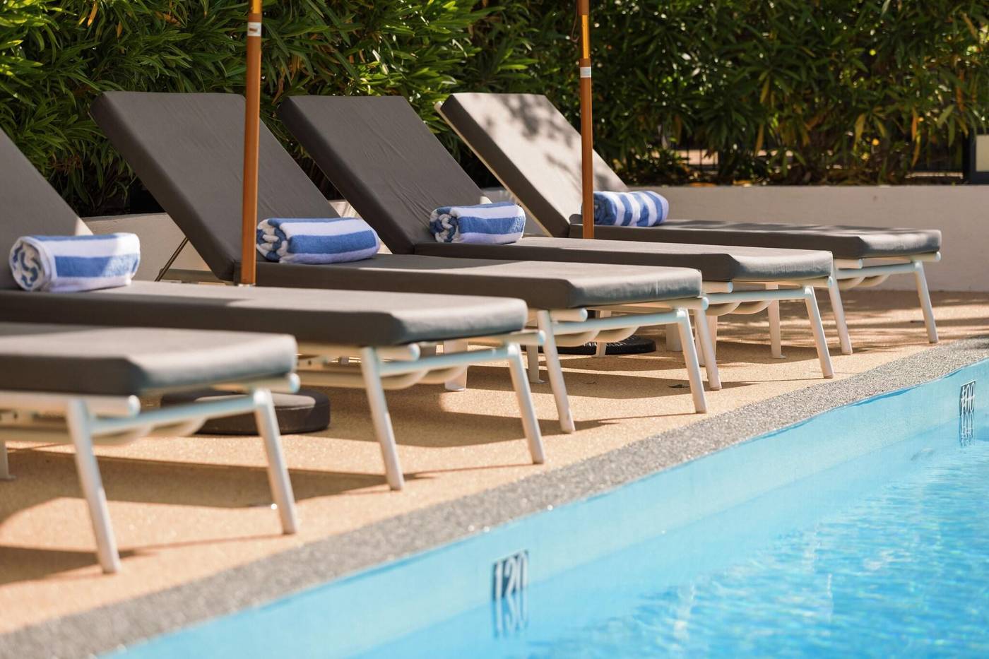 Hotel-Des-Orangers-Pool-8