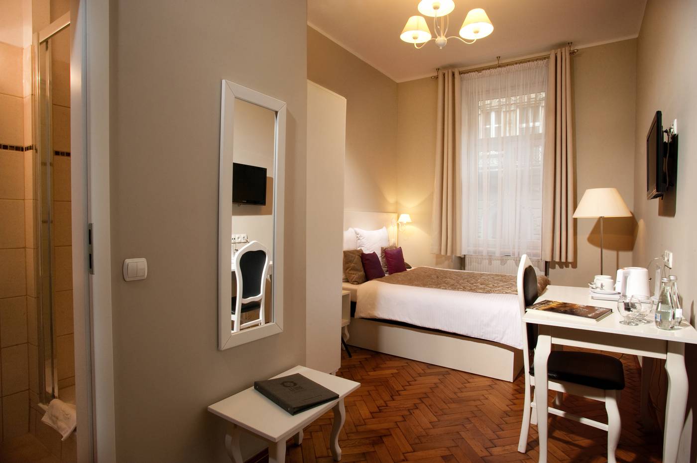 Leone-Aparthotel-Room-18