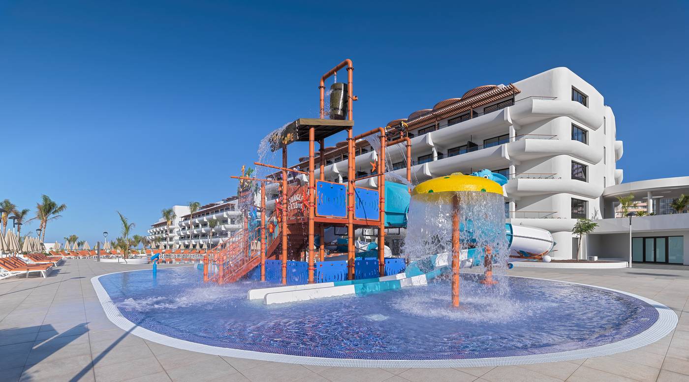 H10-Atlantic-Sunset-Horizons-Collection-Room-72