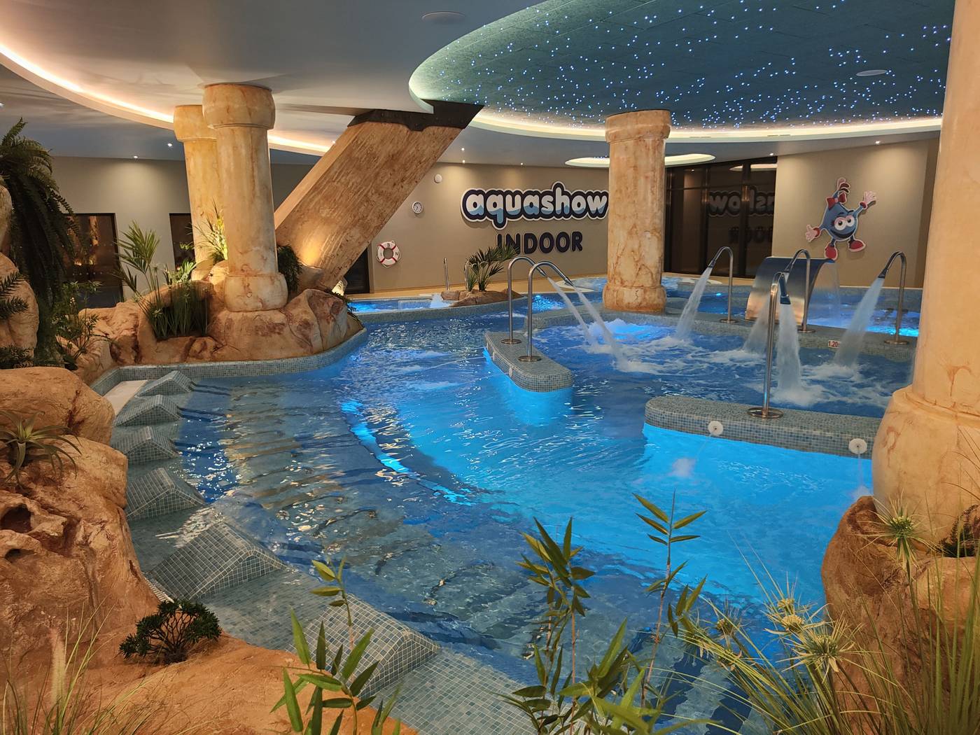 Aquashow Hotel and Park