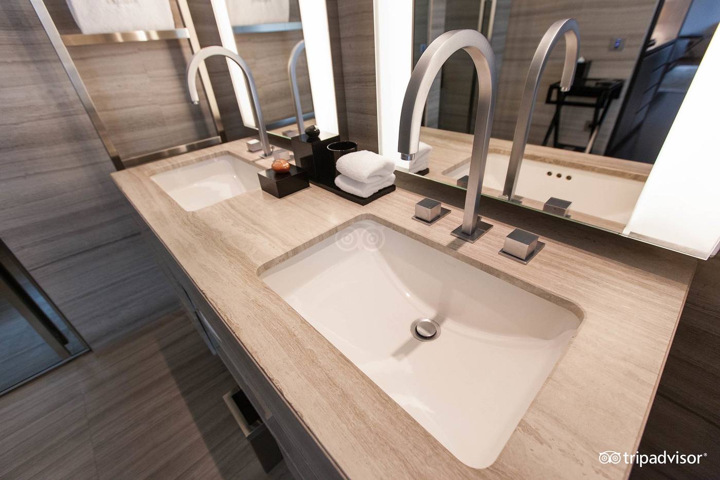 Armani-Hotel-Milano-Room-57