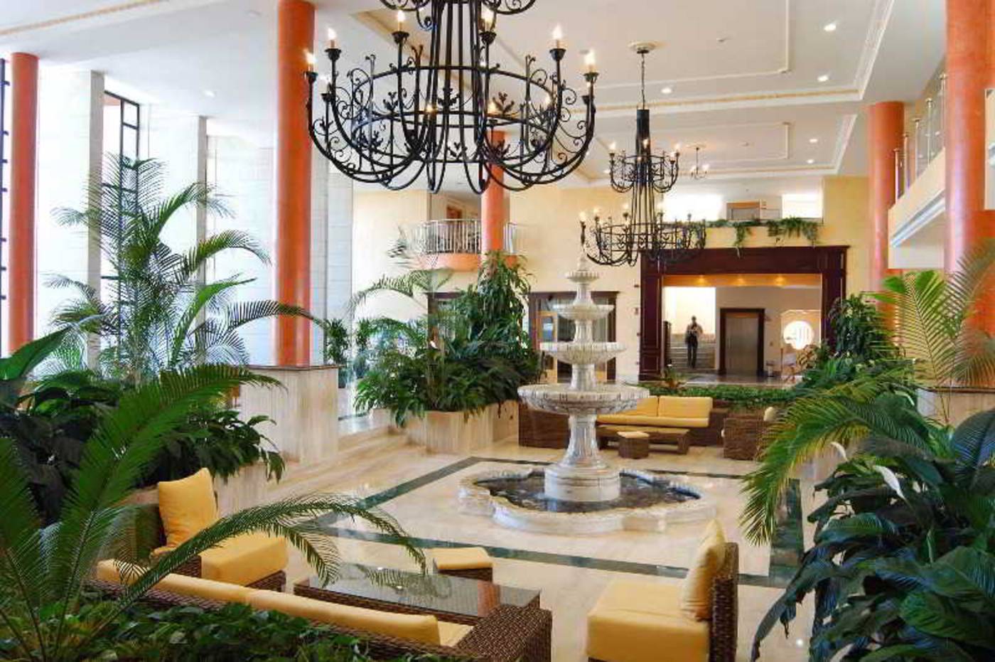 Grand-Muthu-Golf-Plaza-Hotel---Spa-Lobby-71