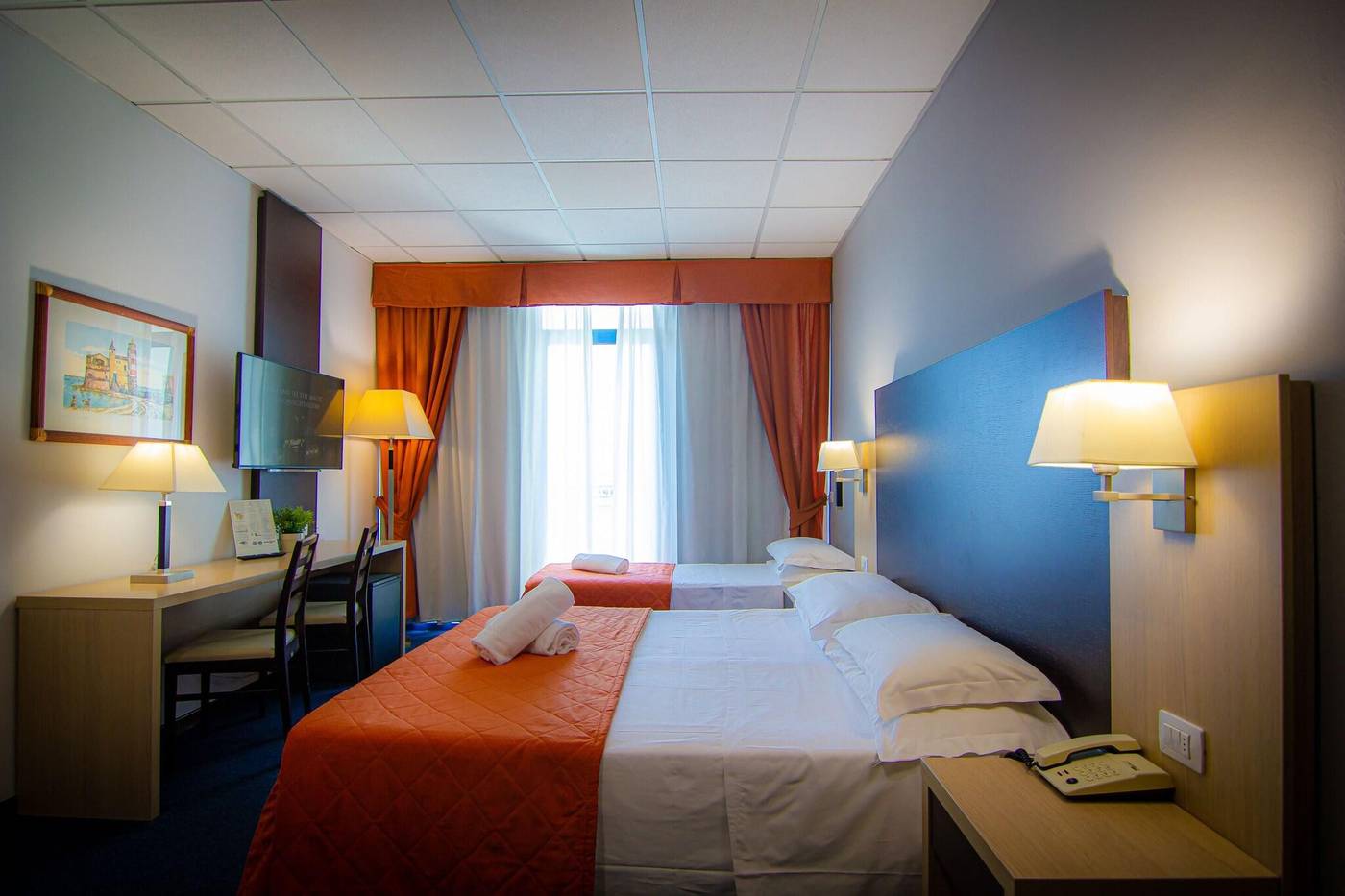 Hotel-Tuscany-Inn-Room-19