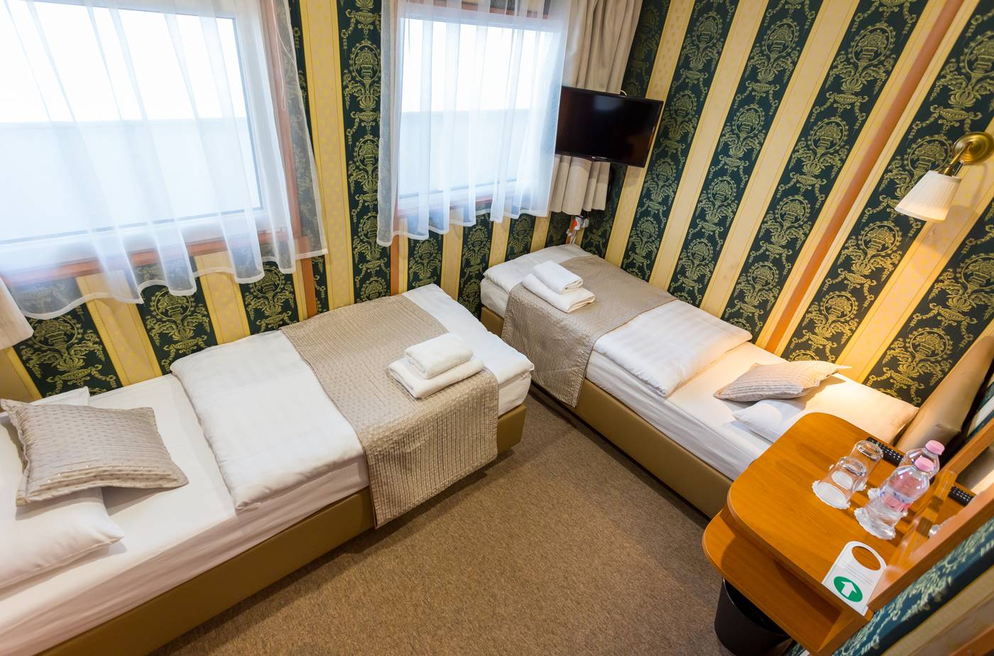 Grand-Jules-Boat-Hotel-Budapest-Room-14