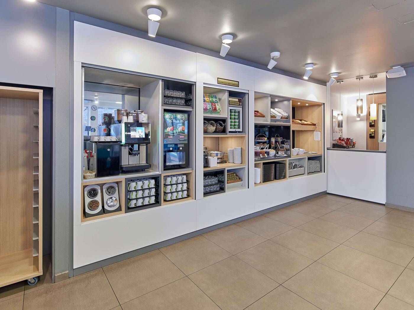 B-B-Hotel-Koln-Messe-Restaurant-23