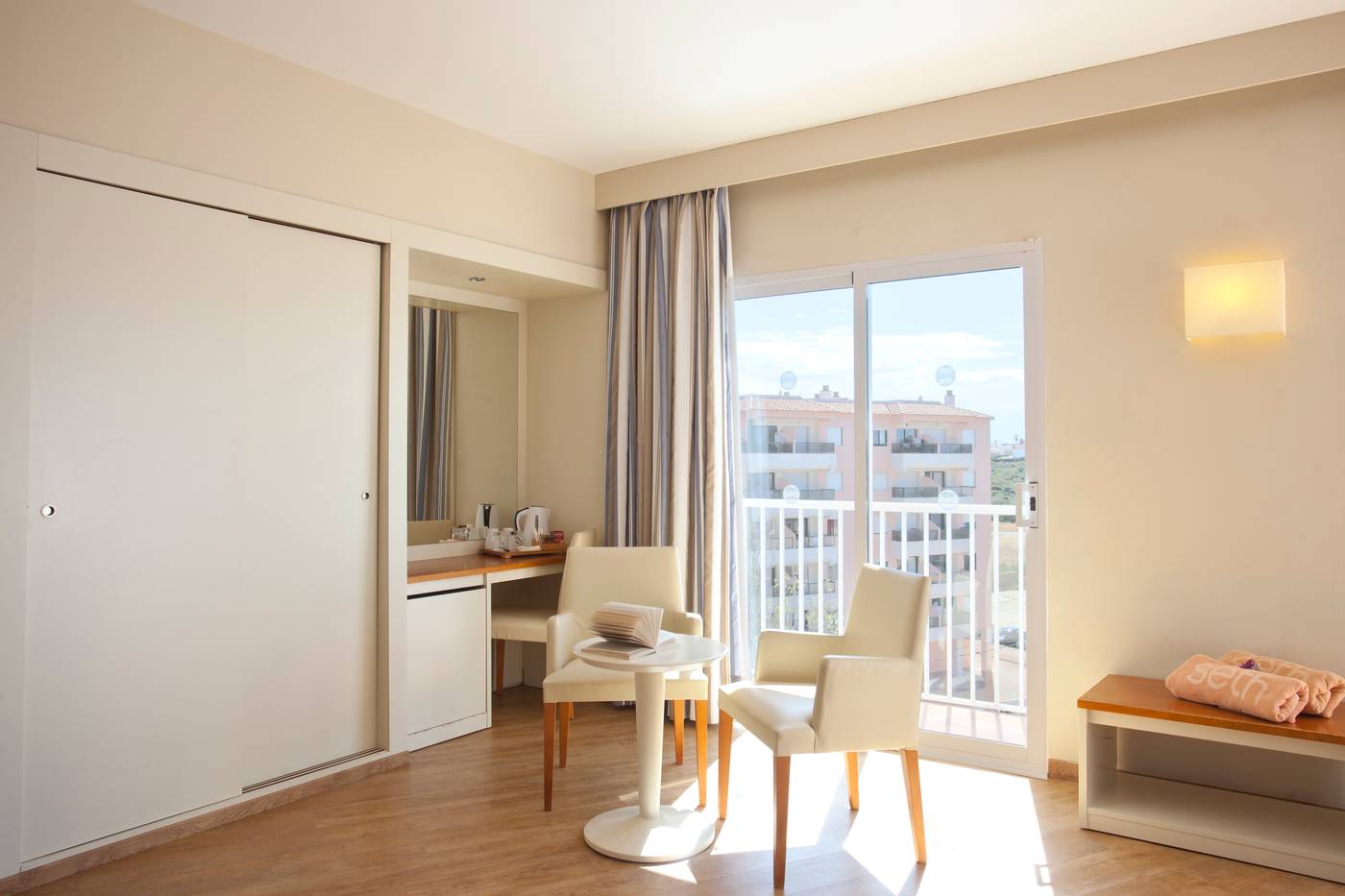 Set-Hotel-Agamenon-Room-25