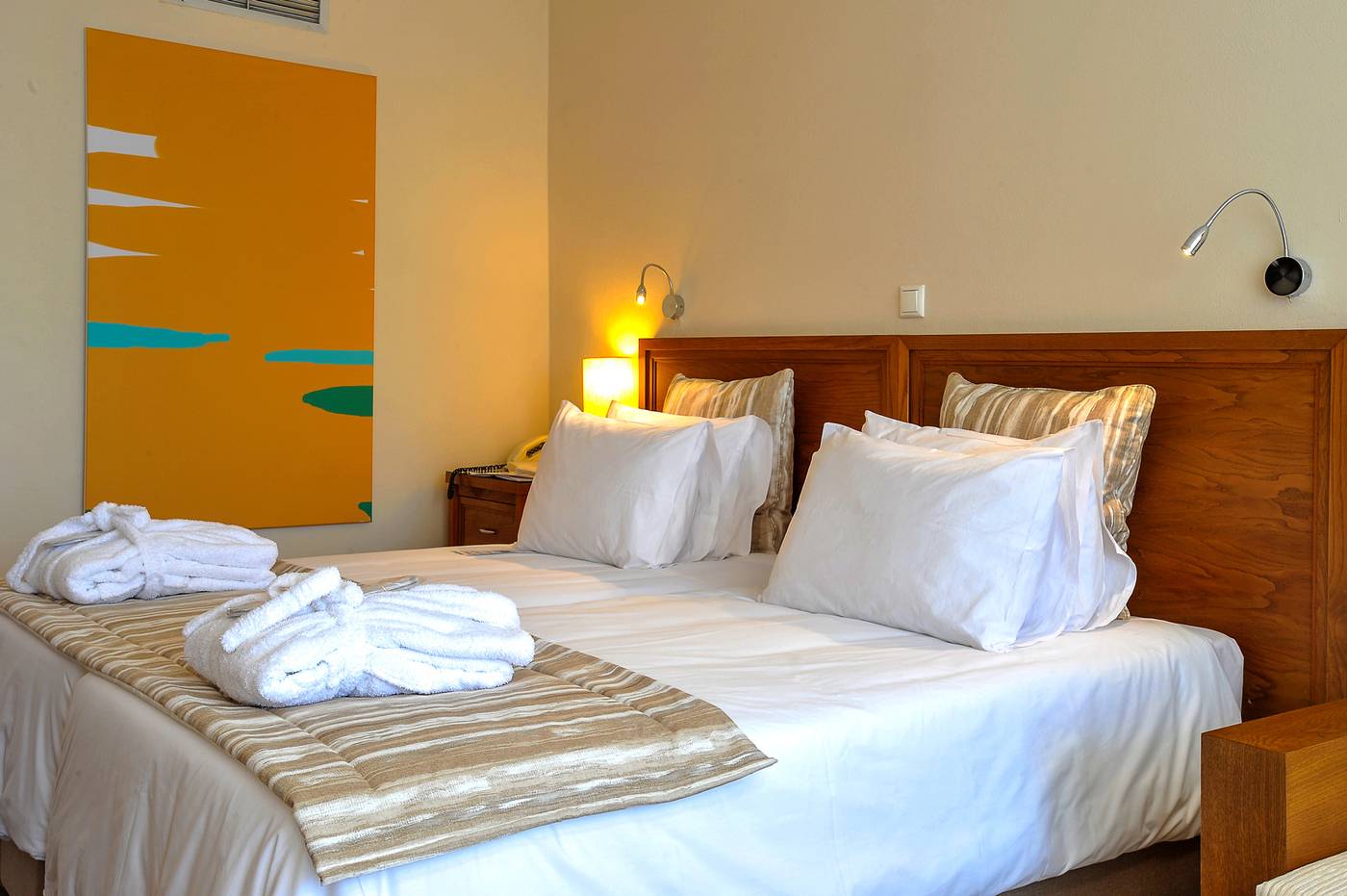 Mitsis-Alexander-The-Great-Room-21