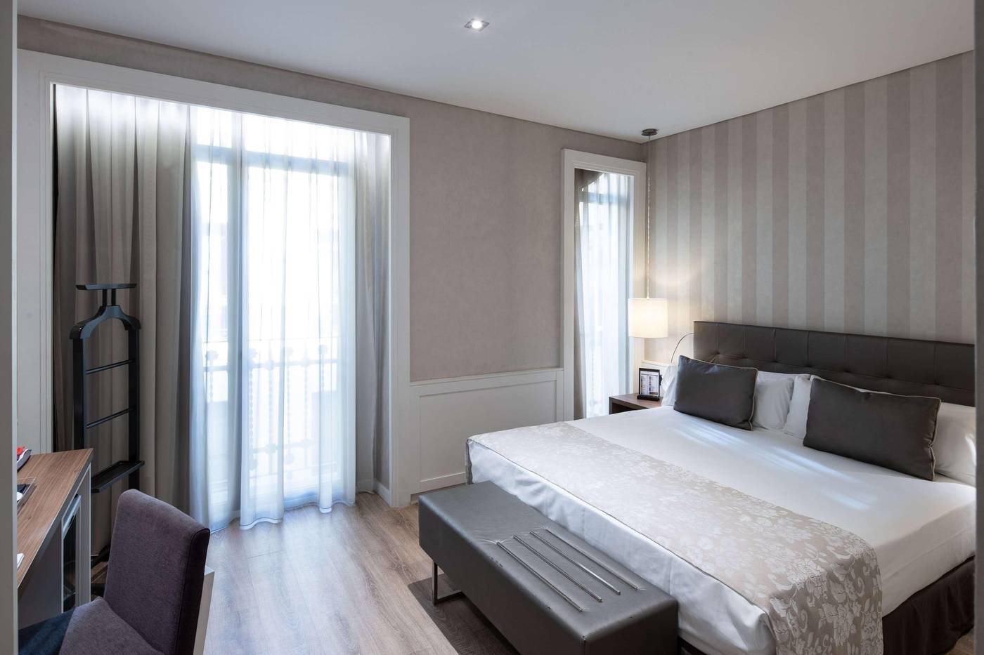 Catalonia-Puerta-del-Sol-Room-33