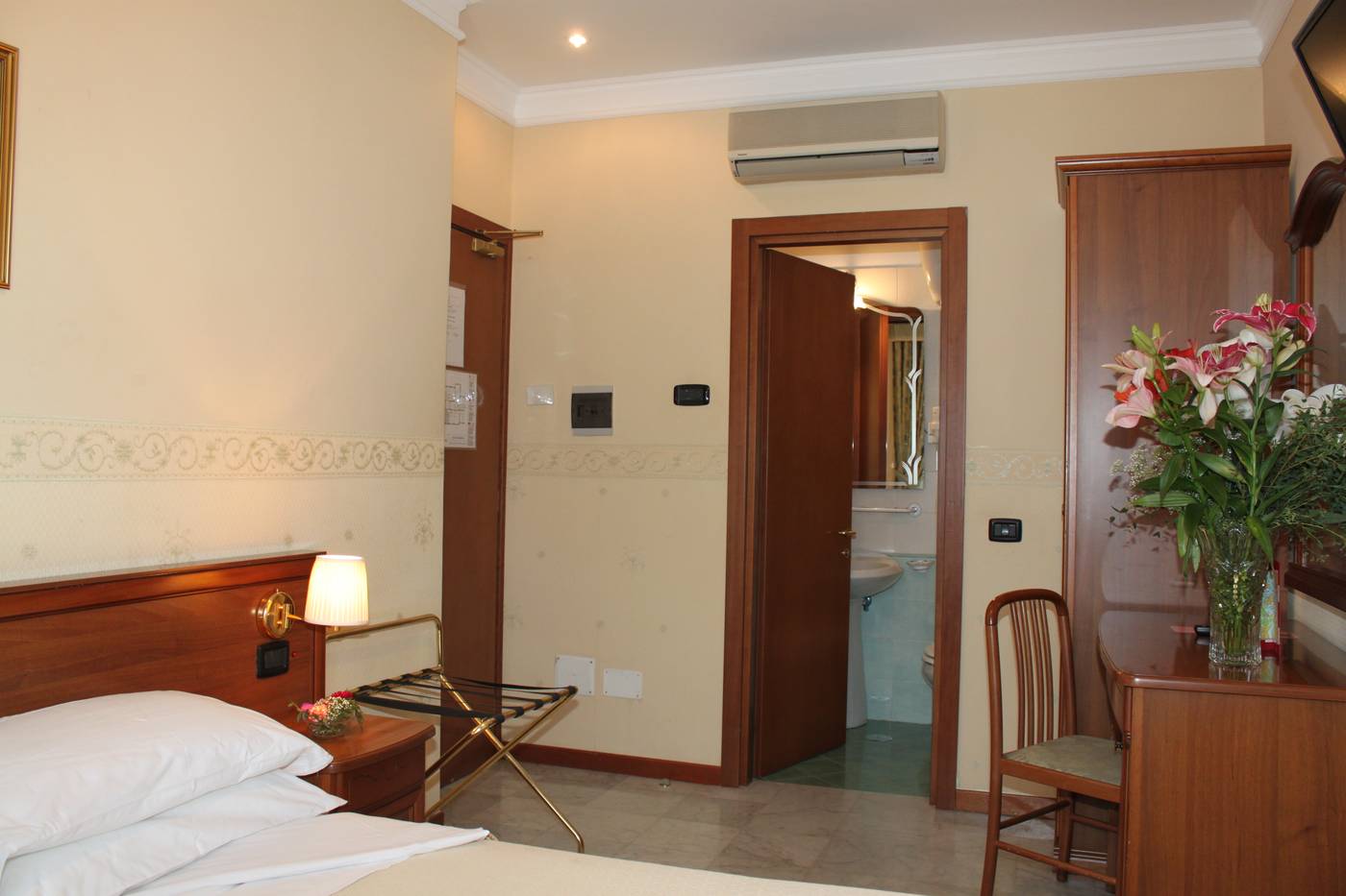 Orazia-Room-9