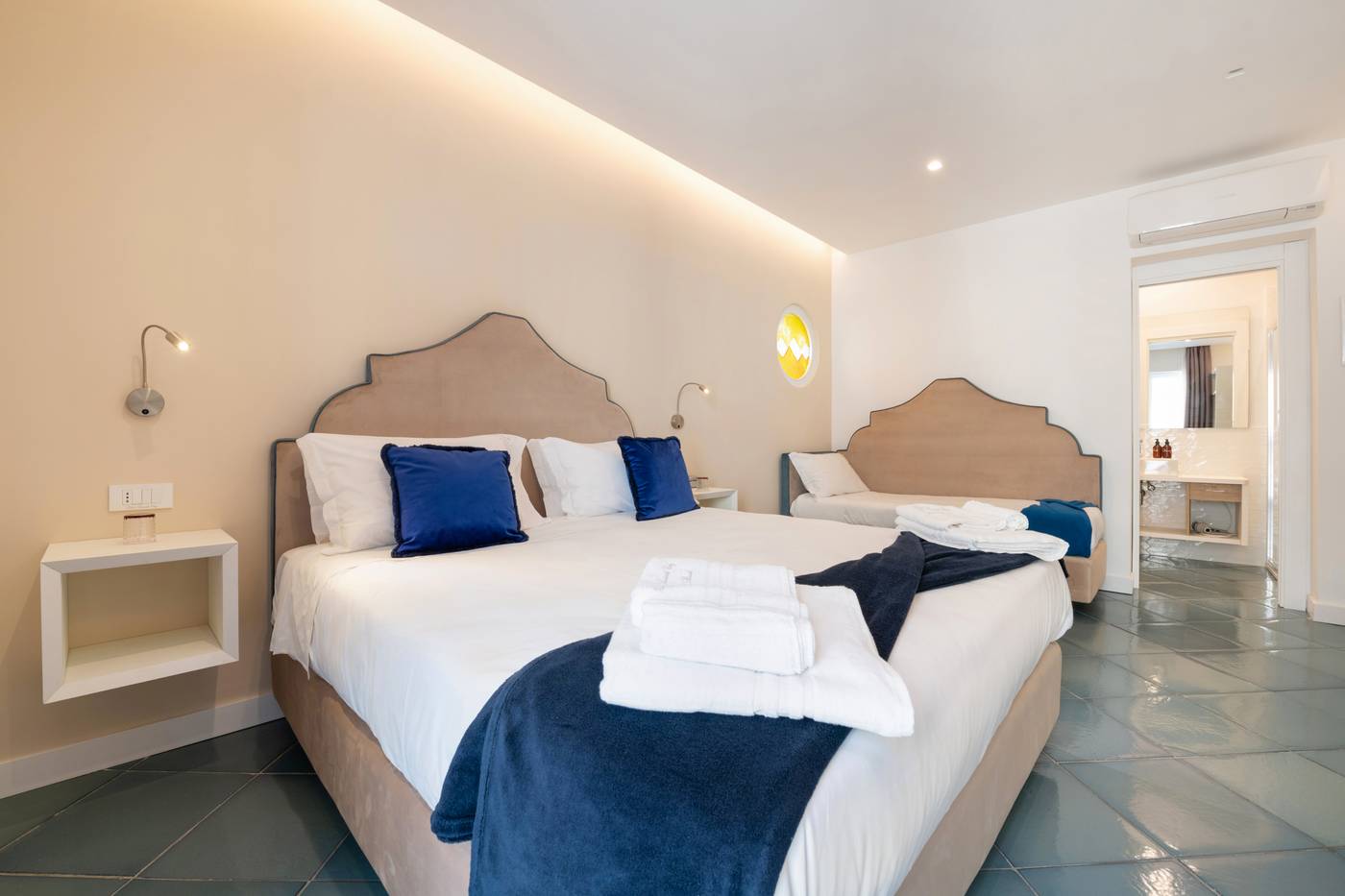 Sorrento-City-Room-36