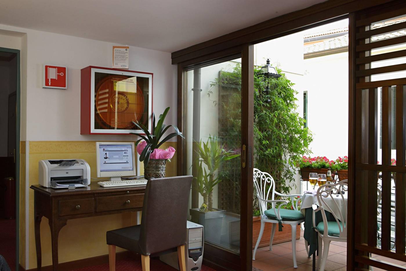 Hotel-Al-Vivit-Lobby-2