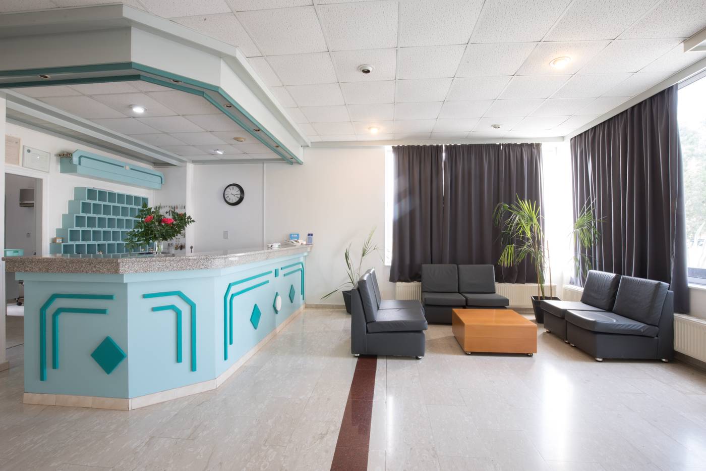 Debbie-Xenia-Lobby-21