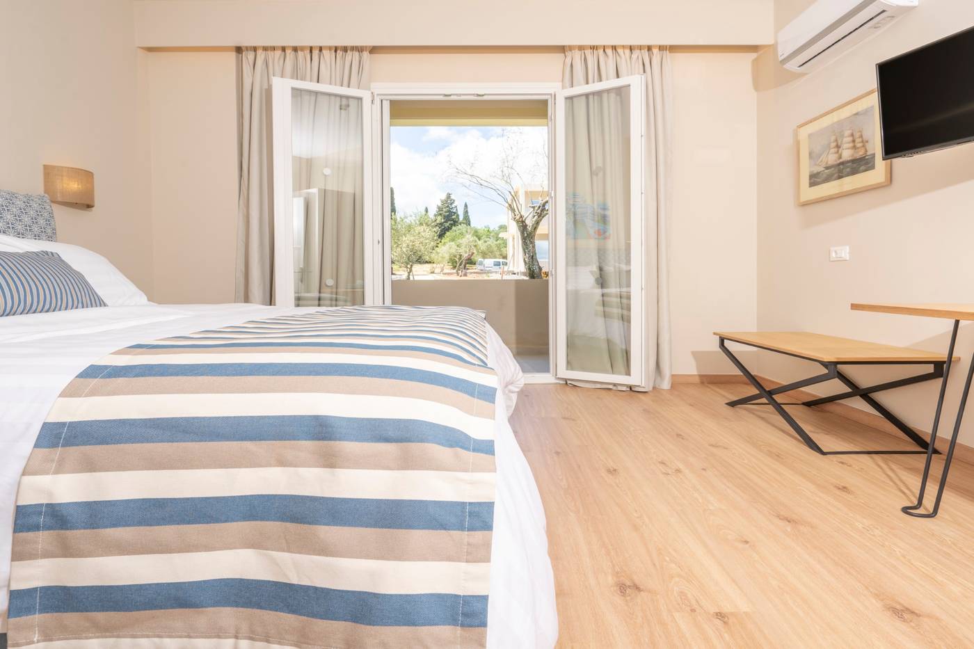 Debono-Hotel-Room-28