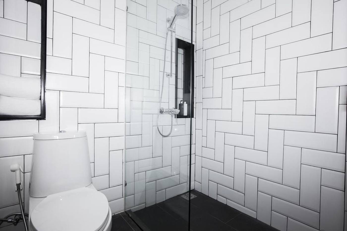 Blu-Monkey-Hub-and-Hotel-Phuket-Room-22