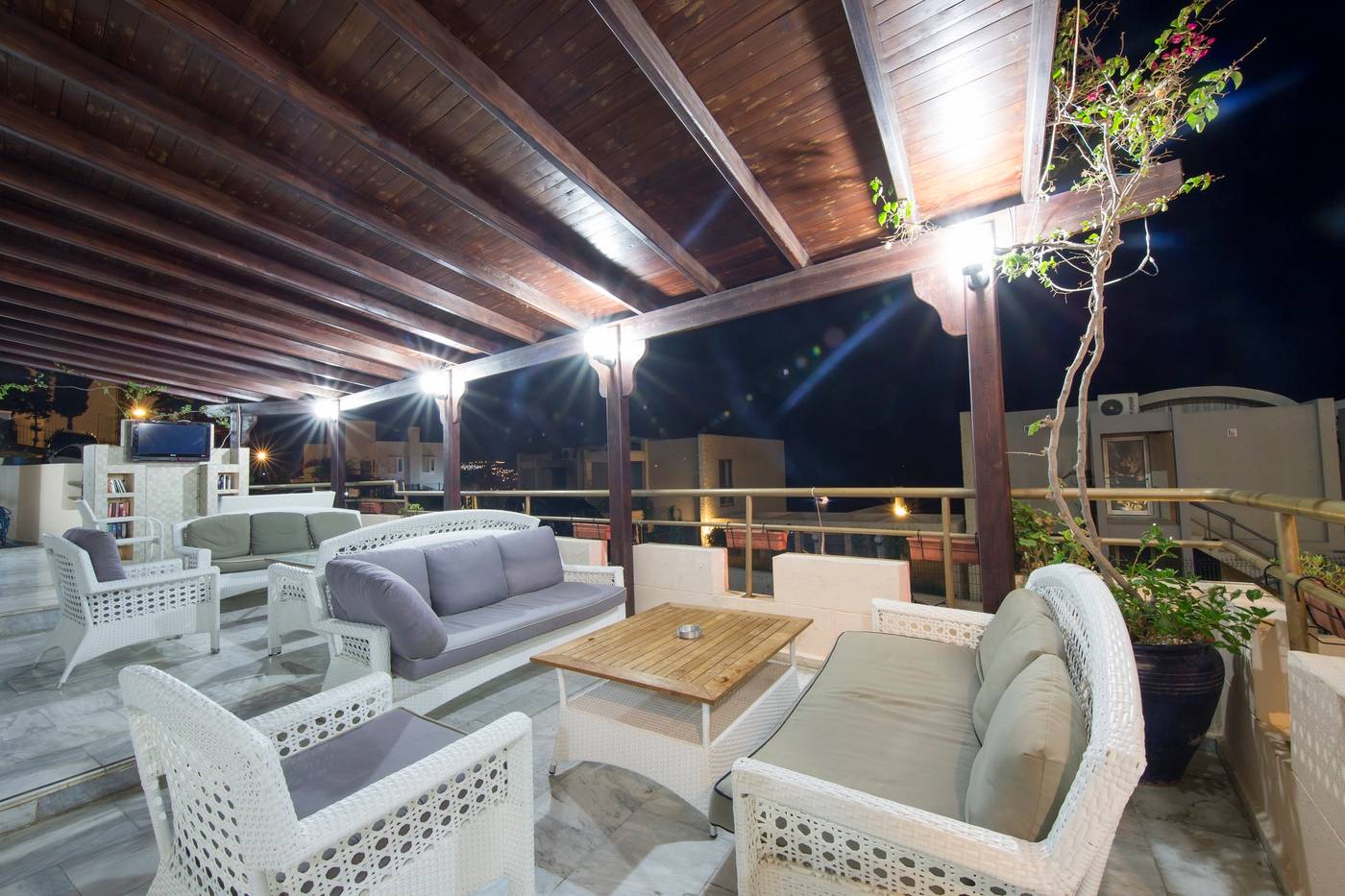 Family-Belvedere-Terrace-19